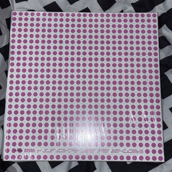 Kesha Cum for Me Clear Signed Vinyl (with bend) - Picture 3 of 4